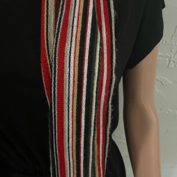 Extra long striped scarf - Picture 5 of 6